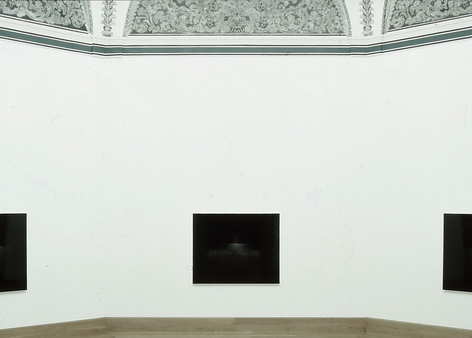 16   museum wiesbaden 2002..jpg